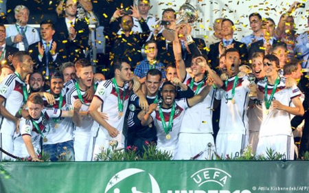 U19 Đức đăng quang giải U19 châu Âu.